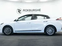 Begagnad Hyundai Ioniq Premium 2023 Vit Halvkombi