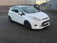 Used Ford Fiesta Zetec 2009 White Hatchback
