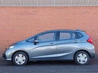 Używany Honda Jazz S 102 KM (75 kW) 2018 Szary Hatchback