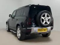 Usado Land Rover Defender SE 245 HP (180 kW) 2023 Preto SUV