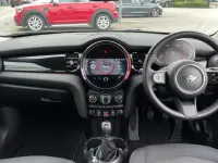 Używany Mini Cooper Classic 134 KM (98 kW) 2022 Szary Hatchback