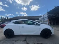 Used Vauxhall Astra GTC SRi 2013 White Hatchback