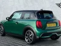 Usado Mini Cooper S Exclusive 178 HP (130 kW) 2022 Verde Citadino