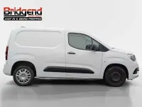 Used Vauxhall Combo Sportive 100 HP (73 kW) 2020 White MPV