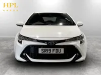 Używany Toyota Corolla Design 122 KM (89 kW) 2019 Biały Hatchback