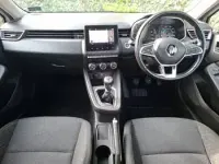 Used Renault Clio Iconic 85 HP (62 kW) 2020 White Hatchback