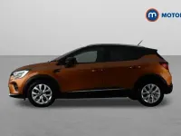Used Renault Captur Iconic 140 HP (102 kW) 2021 Orange/black SUV