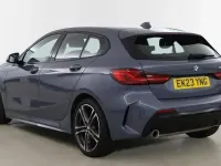 Usado BMW 118 M Sport 134 HP (98 kW) 2023 Cinzento Citadino