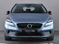 Used Volvo V40 Pro 152 HP (111 kW) 2017 Blue Hatchback