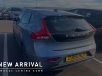 Used Volvo V40 Momentum 120 HP (88 kW) 2018 Blue Hatchback