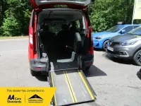 Used Ford Tourneo Connect Zetec 100 HP (73 kW) 2016 Red MPV