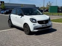 Used Smart ForFour Premium 71 HP (52 kW) 2017 White Hatchback