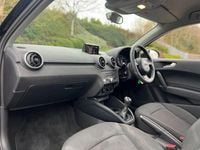Begagnad Audi A1 Design 95 HK (69 kW) 2017 Svart Halvkombi