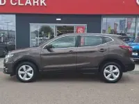 Used Nissan Qashqai Acenta Premium 115 HP (84 kW) 2018 Bronze SUV