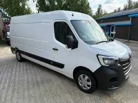 Used Renault Master Business 135 HP (99 kW) 2023 White MPV