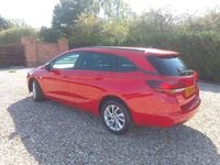 Used Vauxhall Astra Design Edition 110 HP (80 kW) 2018 Red Estate