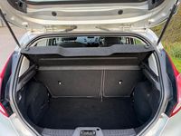 Usado Ford Fiesta Zetec 82 HP (60 kW) 2013 Prateado Citadino