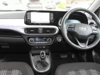 Used Hyundai i10 Premium 63 HP (46 kW) 2025 White Hatchback