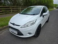 Usado Ford Fiesta Zetec 94 CV (69 kW) 2011 Blanco Utilitario