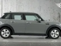 Usado Mini ONE Classic 101 CV (74 kW) 2022 Gris Utilitario