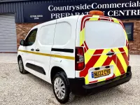 Used Peugeot Partner Premium 100 HP (73 kW) 2022 White MPV