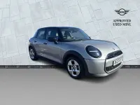 Używany Mini Cooper Hatch 113 kW (154 KM) 2025 Srebrny Hatchback