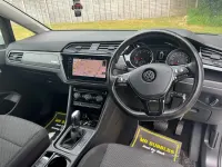 Used VW Touran SEL 150 HP (110 kW) 2018 White MPV