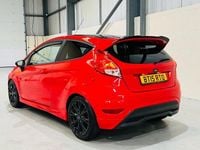Used Ford Fiesta Zetec 140 HP (102 kW) 2015 Red Hatchback