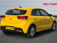 Used Kia Rio 84 HP (61 kW) 2022 Yellow Hatchback