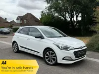 Used Hyundai i20 Premium 100 HP (73 kW) 2015 White Hatchback