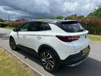 Used Vauxhall Grandland X Elite 130 HP (95 kW) 2018 White SUV