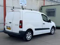Used Peugeot Partner 100 HP (73 kW) 2017 White