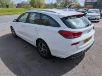 Used Hyundai i30 SE 115 HP (84 kW) 2021 White Estate