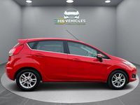 Used Ford Fiesta Zetec 82 HP (60 kW) 2016 Red Hatchback