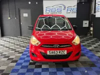Gebraucht Hyundai i10 Classic 83 PS (61 kW) 2013 Rot Kleinwagen