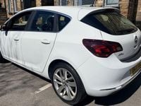 Used Vauxhall Astra SRi 2013 White Hatchback