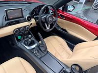 Used Mazda MX5 Inclusive 131 HP (96 kW) 2016 Red Cabriolet