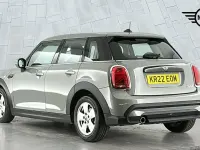 Usado Mini Cooper Classic 134 HP (98 kW) 2022 Cinzento Citadino