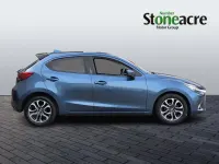 Używany Mazda 2 Inclusive 90 KM (66 kW) 2018 Niebieski Hatchback