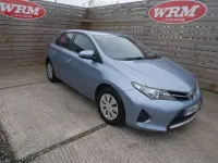 Used Toyota Auris Active 90 HP (66 kW) 2014 Blue Hatchback