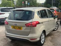 Usado Ford B-MAX Zetec 90 HP (66 kW) 2013 Prateado Monovolume