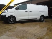 Used Vauxhall Vivaro S 100 HP (73 kW) 2020 White MPV