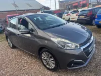Used Peugeot 208 Signature Sky 82 HP (60 kW) 2018 Grey Hatchback