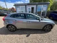 Begagnad Volvo V40 Momentum 122 HK (89 kW) 2018 Grå Halvkombi