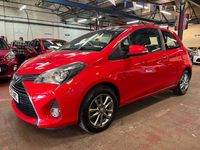Used Toyota Yaris 99 HP (72 kW) 2015 Red Hatchback