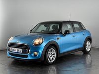 Używany Mini Cooper Hatch 136 KM (100 kW) 2017 Niebieski Hatchback