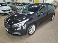 Begagnad Kia Ceed 2013 Svart Halvkombi