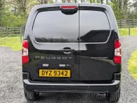Nouă Peugeot Partner 129 CP (94 kW) 2026 Negru Monovolum