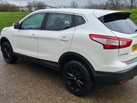 Used Nissan Qashqai Acenta 2014 White SUV