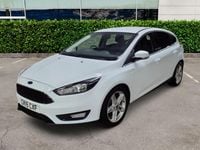 Used Ford Focus Zetec 125 HP (91 kW) 2015 White Hatchback